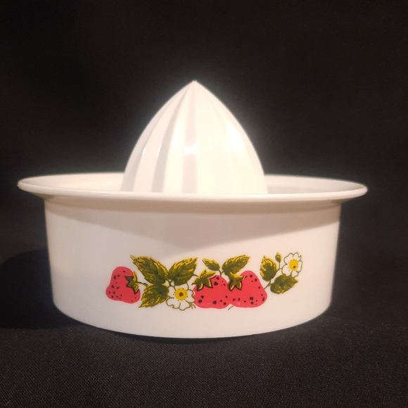 Vintage Gemco Citrus Hand Juicer White w/ Strawberries Plastic Lid Glass Jar - Picture 6 of 8
